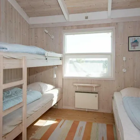 Hébergement de vacances Three-bedroom Holiday In 22