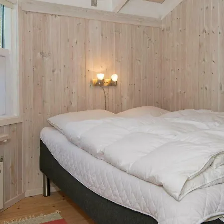 Three-bedroom Holiday In 22 * Ebeltoft
