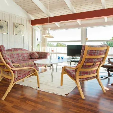 Three-bedroom Holiday In 22 Ebeltoft
