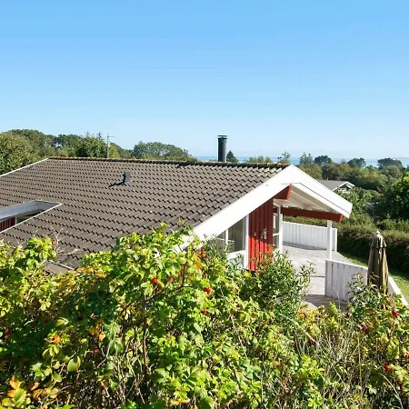 Hébergement de vacances Three-bedroom Holiday In 22