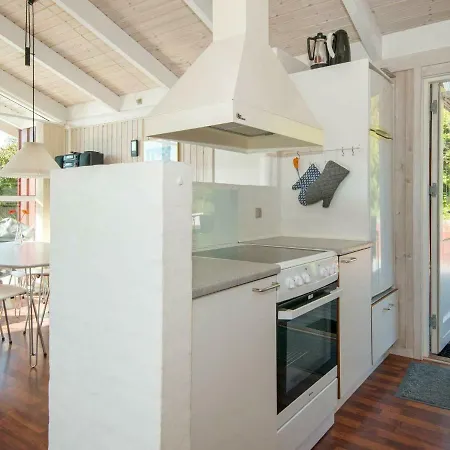 Hébergement de vacances Three-bedroom Holiday In 22