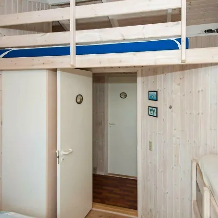 Three-bedroom Holiday In 22 Hébergement de vacances *